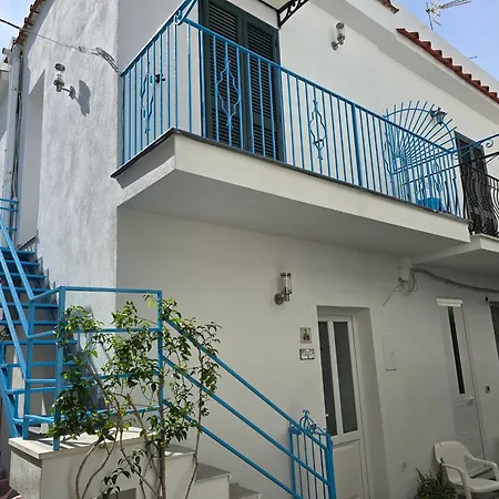 La Casa Di Giuliana Primo Piano Con Balcone Ischia