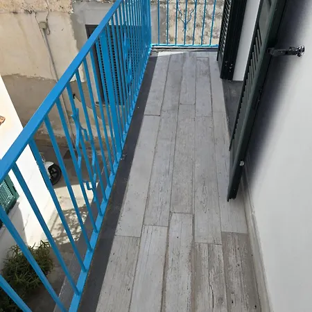 La Casa Di Giuliana Primo Piano Con Balcone Holiday home