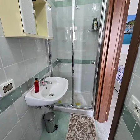 La Casa Di Giuliana Primo Piano Con Balcone Holiday home